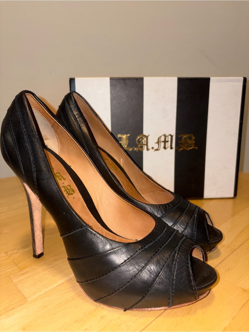 Vintage Y2K L.A.M.B Gwen Stefani “Tansy” Black Leather Peep-Toe Pumps with Box